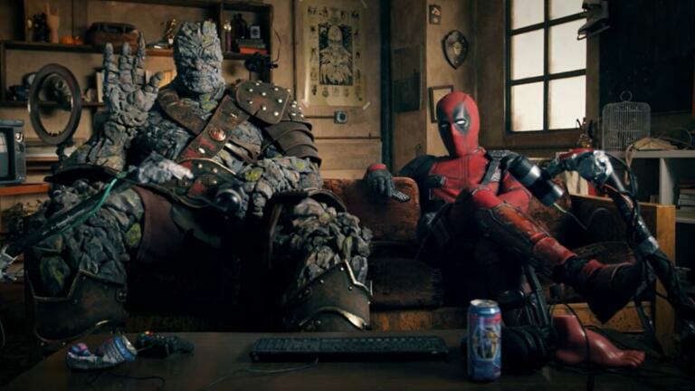 Deadpool dan Korg Buat Konten Reaction Trailer Free Guy