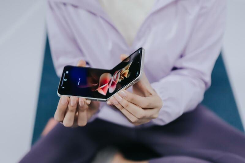Galaxy Z Flip3 2