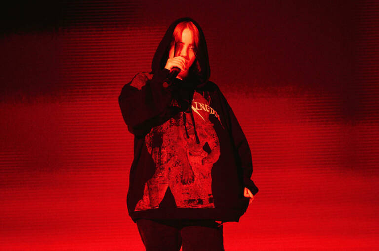 Billie Eilish Hentikan Sementara Konsernya Akibat Fans Yang Alami Sesak Napas