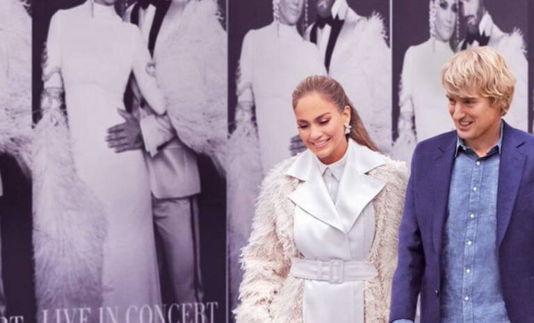 Review Marry Me (2022): Kisah Cinta “On the Spot” Antara Penyanyi Terkenal dan Guru Matematika