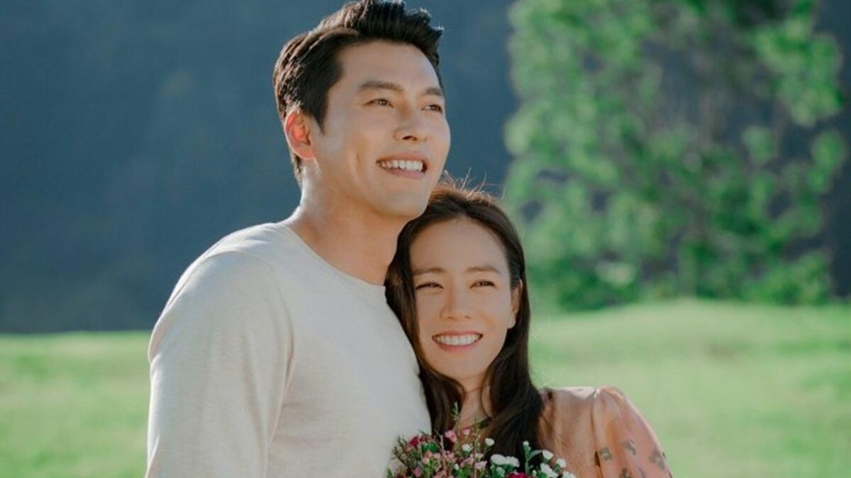 Pasangan Di Crash Landing On You, Son Ye Jin Dan Hyun Bin Akan Langsungkan Pernikahan Bulan Depan
