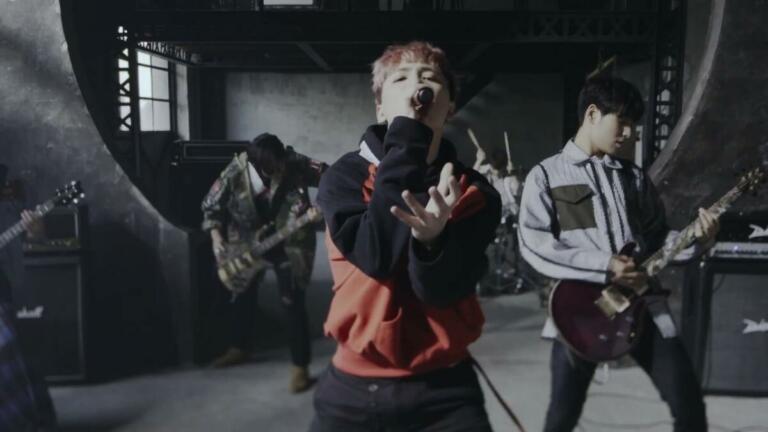 7 Lagu Kpop Yang Bakal Ngajak Kalian Untuk Headbanging
