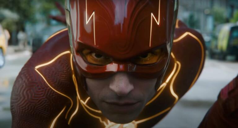 Meskipun Terlibat Masalah, Warner Bros Tidak Akan Gantikan Ezra Miller di The Flash