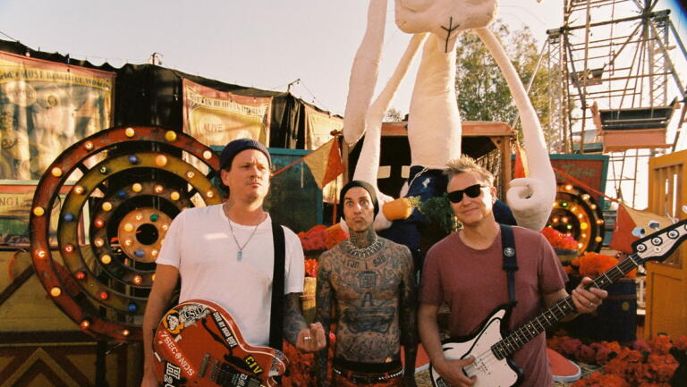 lirik lagu edging blink-182