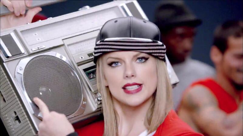Cuplikan video klip dari lagu Shake it Off milik Taylor Swift | Dansmedia