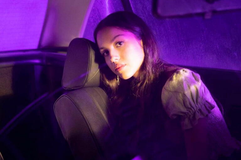Lirik Lagu Driver’s License Olivia Rodrigo, Apa Memang Tentang SIM?