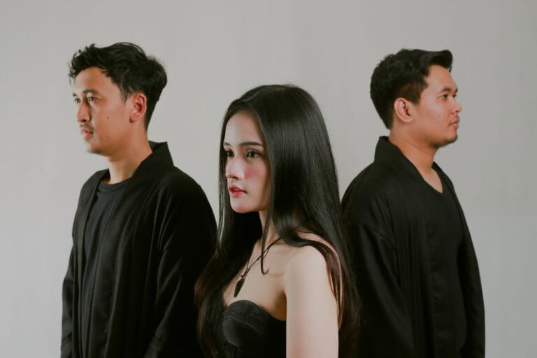 Lirik Lagu Asmalibrasi, Kidung Akustik Romantis Dari Soegi Bornean Yang Lagi Viral 3 Lirik Lagu Asmalibrasi, Kidung Akustik Romantis Dari Soegi Bornean Yang Lagi Viral