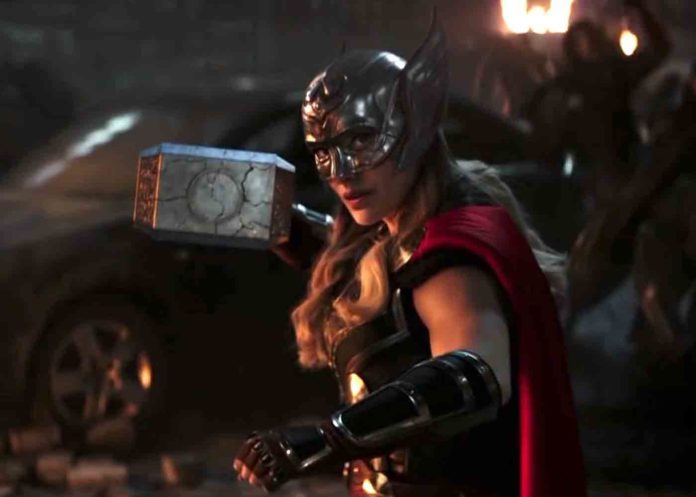 Jane Foster | karakter MCU yang bisa mengangkat Mjolnir