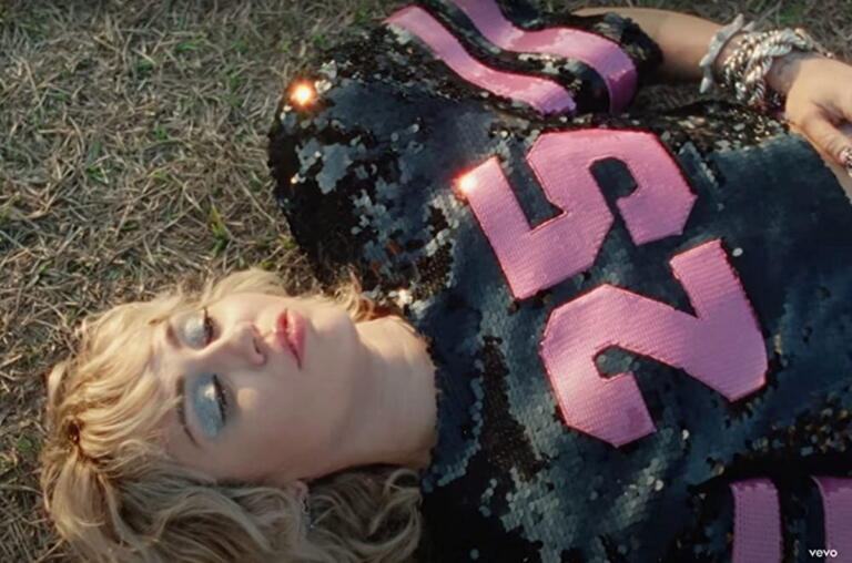 Lirik Lagu Angels Like You Miley Cyrus