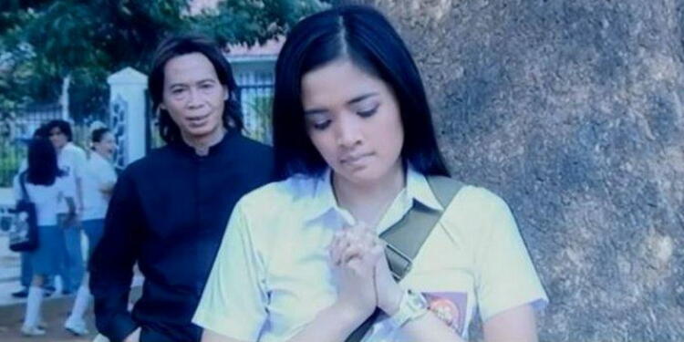 lirik lagu kisah kasih di sekolah