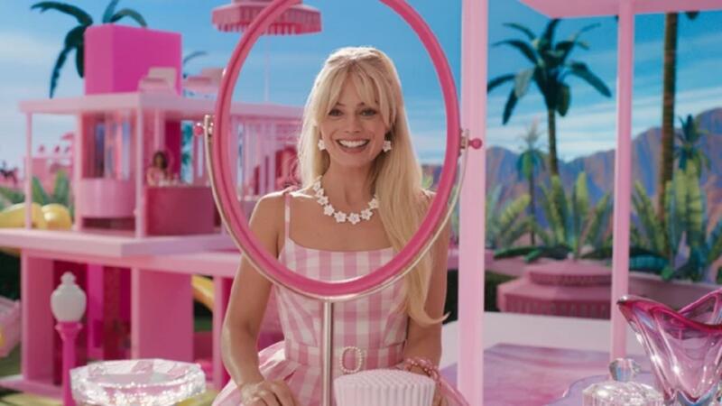 Margot Robbie Barbie | Entertainment Weekly