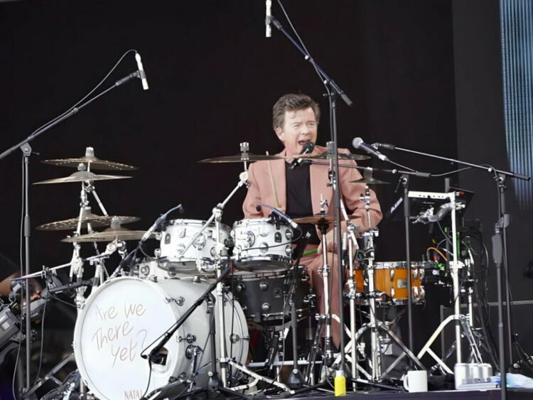 glastonbury 2023 rick astley