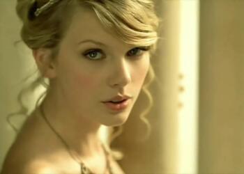 lirik lagu love story