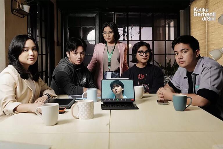 Ketika Berhenti Disini (2023) | Sinemaku Pictures