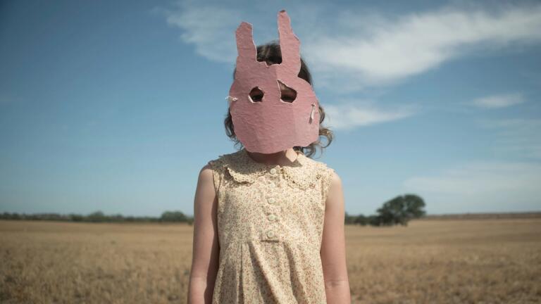 Sinopsis Run Rabbit Run, Film Horor Tentang Ibu dan Anak! 4 Sinopsis Run Rabbit Run, Film Horor Tentang Ibu dan Anak!