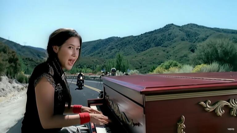 Lirik Lagu A Thousand Miles, Hit Besar Milik Vanessa Carlton