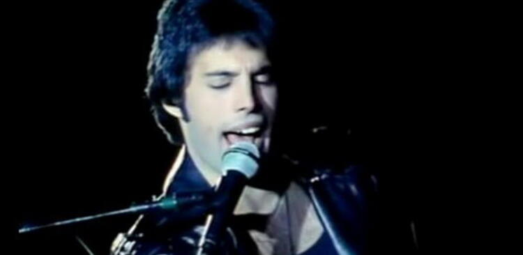 Lirik lagu don't stop me now