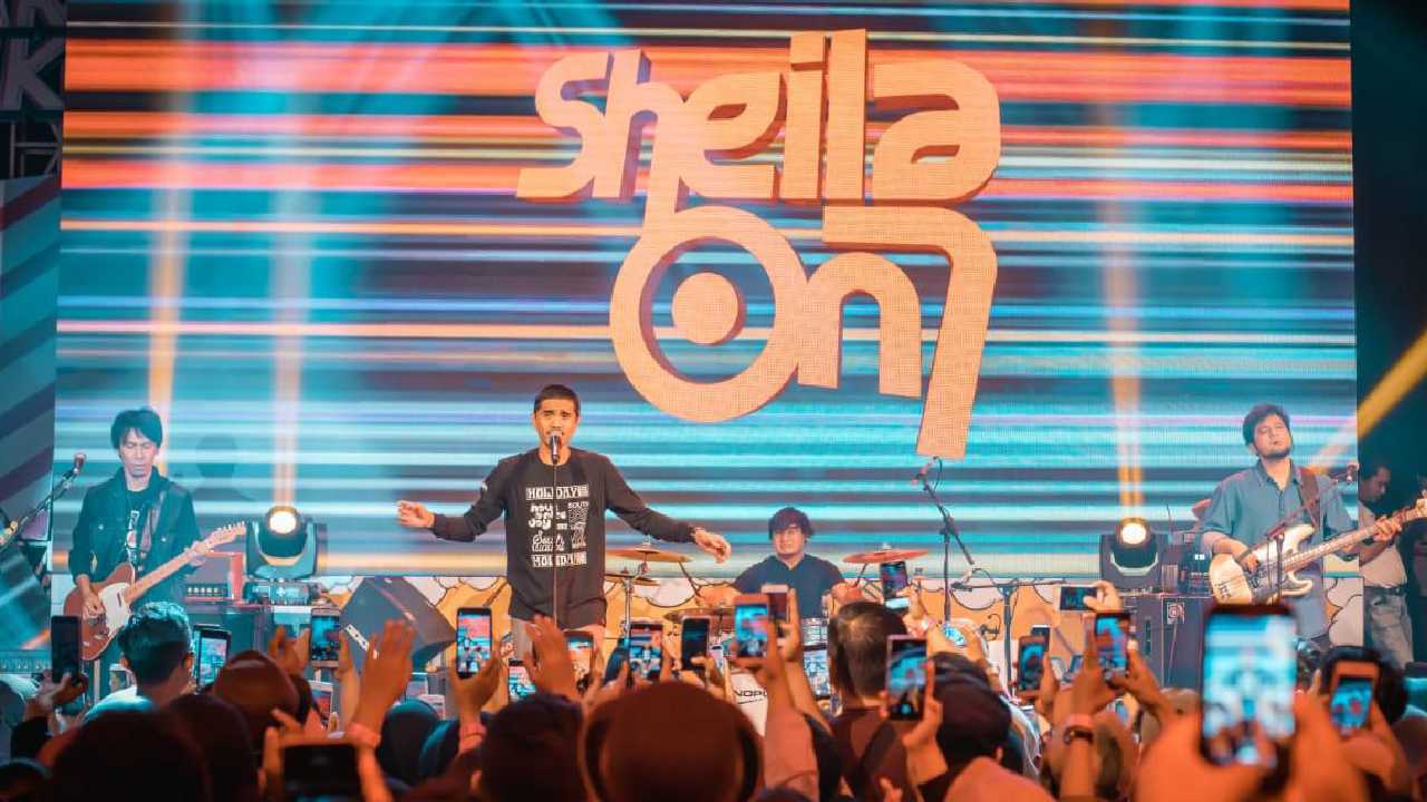 Lirik Anugerah Terindah yang Pernah Kumiliki Sheila On 7 9 Lirik Anugerah Terindah yang Pernah Kumiliki Sheila On 7