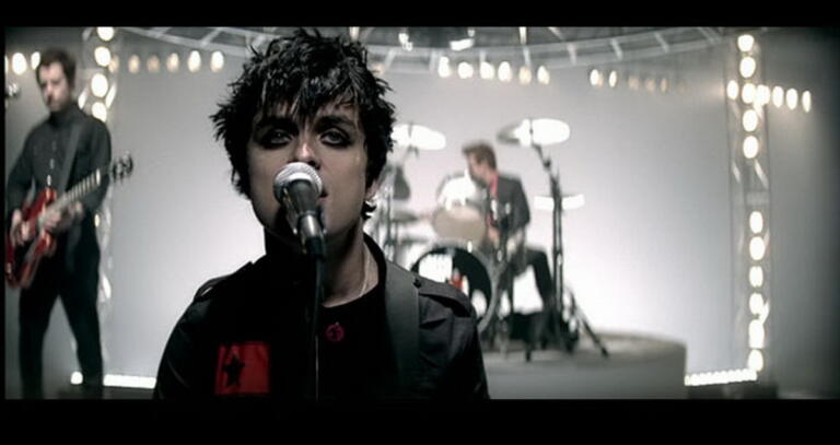 Lirik Lagu Wake Me Up When September Ends