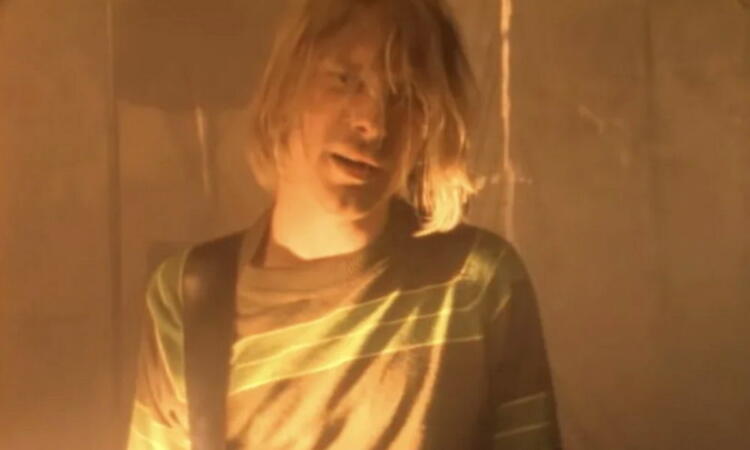 Lirik lagu Smells Like Teen Spirit