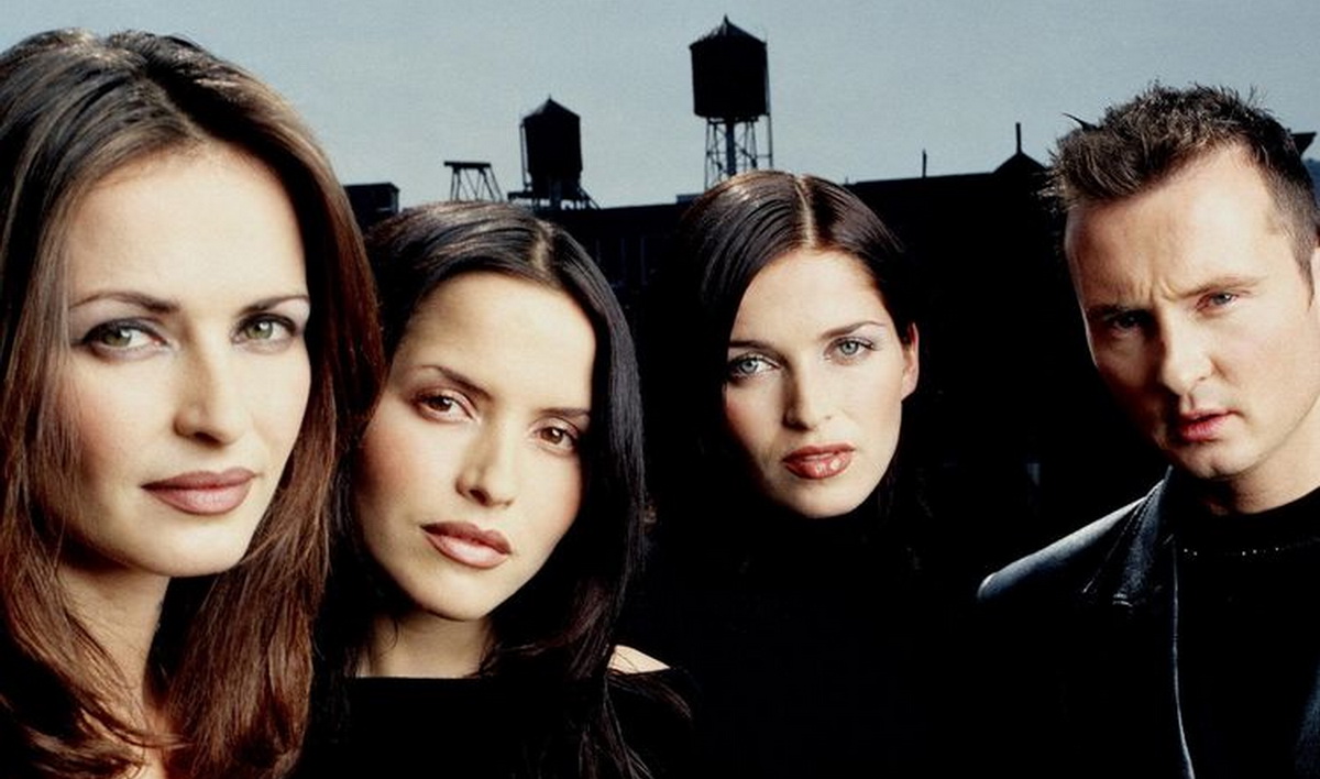 Lirik Lagu Breathless Milik The Corrs 8 Lirik Lagu Breathless Milik The Corrs