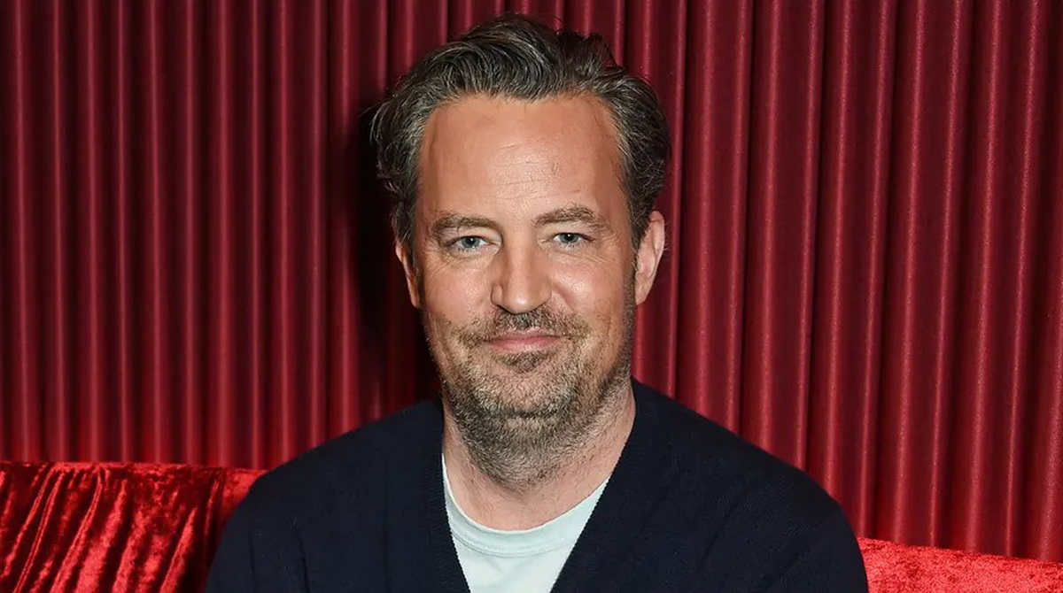 Penyebab Kematian Matthew Perry Ditangguhkan