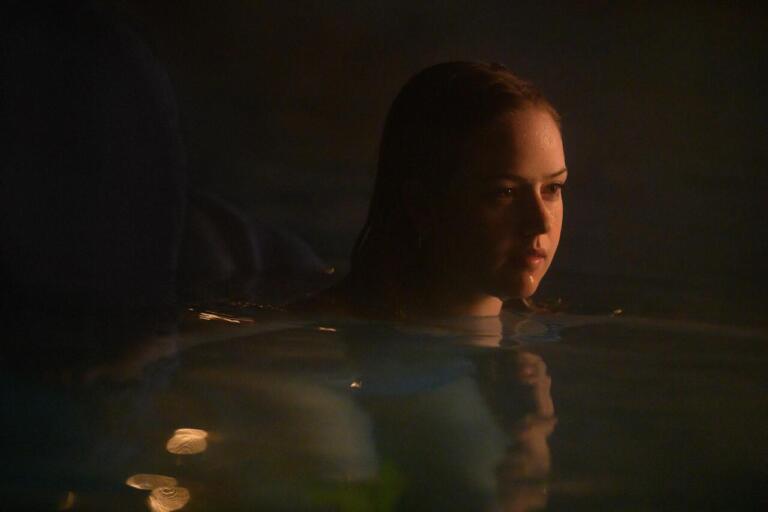 5 Horror Movies about Swimming Pools