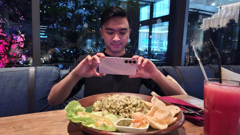 Anti Ribet! Capture Buka Puasa-mu dengan Nightography di Galaxy A35 5G