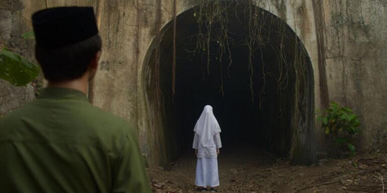 Sosok Hantu Ismail di Film Siksa Kubur, Siapa Sebenarnya Dia? 1 Sosok Hantu Ismail di Film Siksa Kubur, Siapa Sebenarnya Dia?