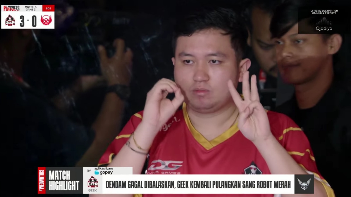 The King Slayer Geek Fam Pulangkan Sang Robot Merah 6 The King Slayer Geek Fam Pulangkan Sang Robot Merah