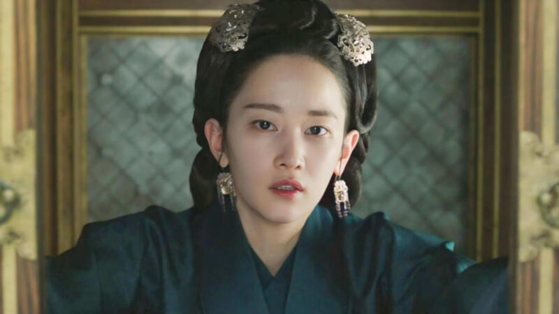 Queen Woo Bagian 1
