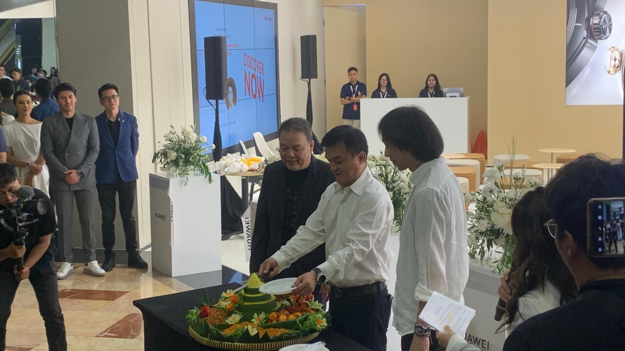 HUAWEI Experience Store Hadir di Mall Taman Anggrek