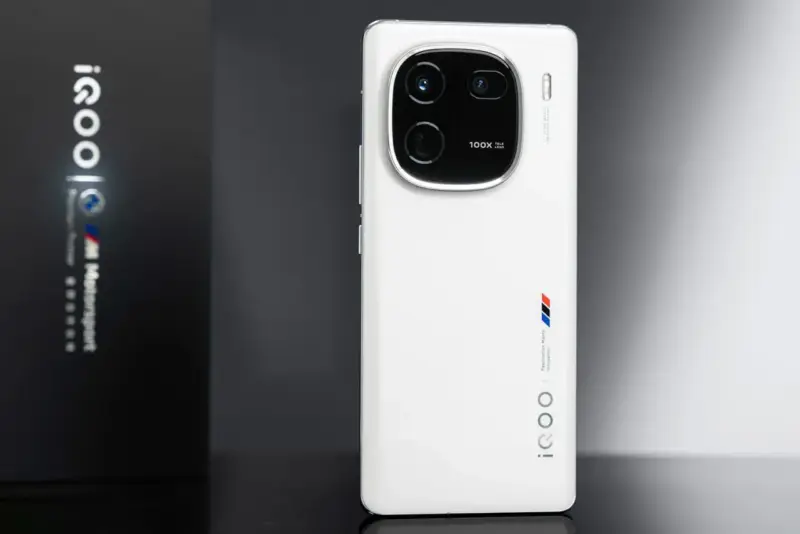 Vivo Iqoo 12