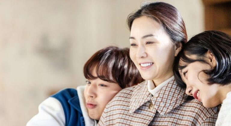 Sinopsis Beautiful Audrey, Film Korea Baru tentang Perjuangan Ibu 12 Sinopsis Beautiful Audrey, Film Korea Baru tentang Perjuangan Ibu