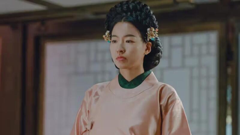 Konflik Ratu The Queen Who Crowns
