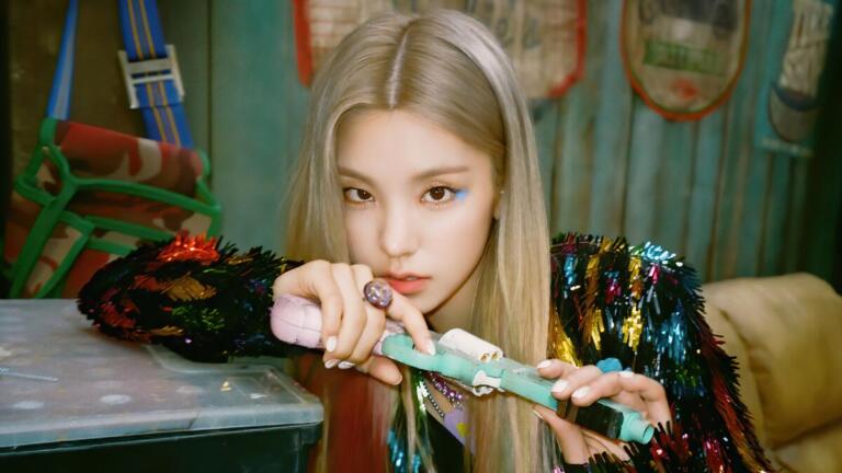 Leader ITZY, Yeji Siap Memukau dengan Debut Solo Pertama! 1 Leader ITZY, Yeji Siap Memukau dengan Debut Solo Pertama!