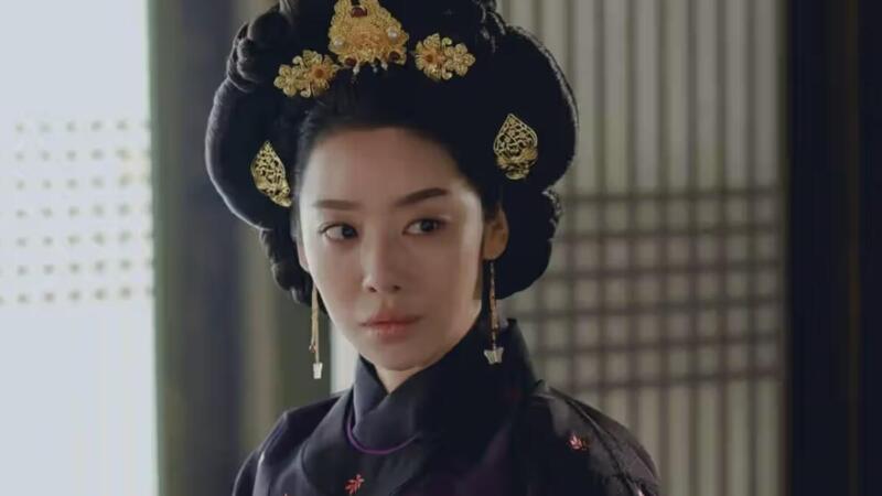 Konflik Ratu The Queen Who Crowns