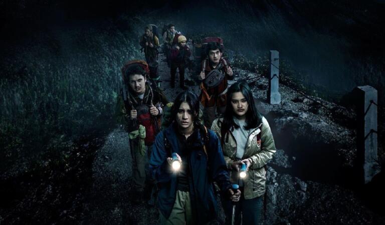 Sinopsis Petaka Gunung Gede, Film Horor Adaptasi Kisah Nyata