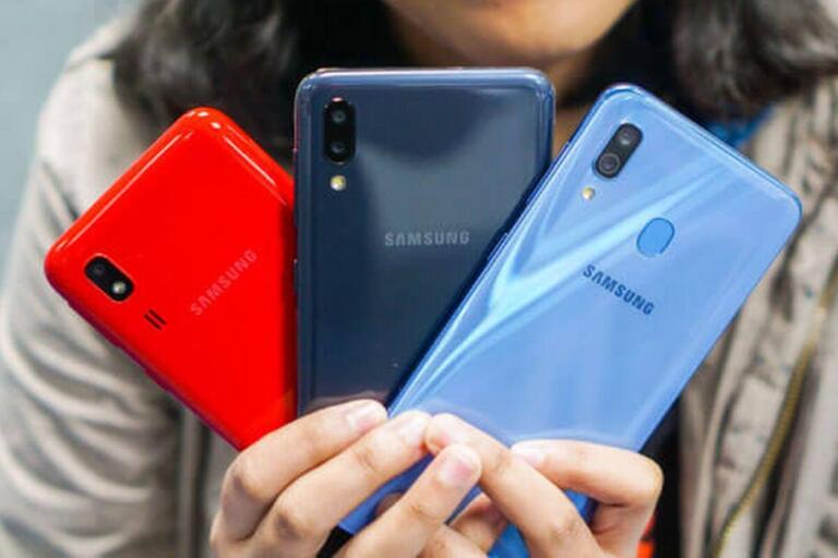 Daftar HP Samsung yang Tidak Dapat Update Lagi 7 Daftar HP Samsung yang Tidak Dapat Update Lagi