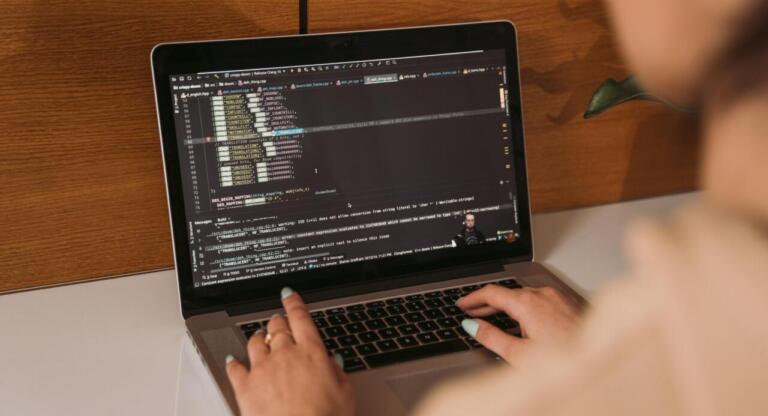 5 Rekomendasi Laptop untuk Coding, dari Pemula hingga Pro 6 5 Rekomendasi Laptop untuk Coding, dari Pemula hingga Pro
