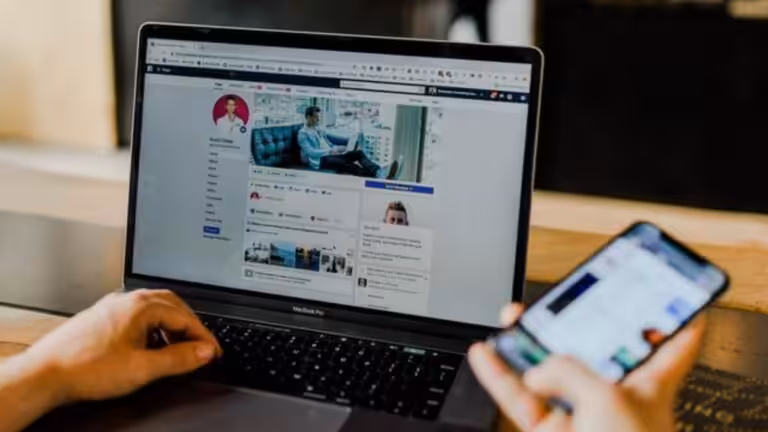 Cara Mengunci Profil Facebook, Bebas dari Stalker!