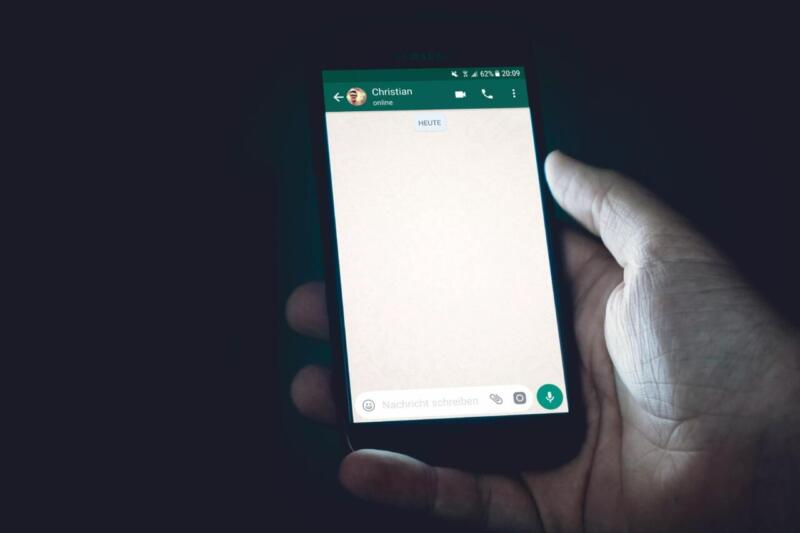 Cara Bikin WA Centang 1 Meski Sedang Online