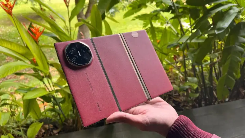 Huawei Mate Xt 1