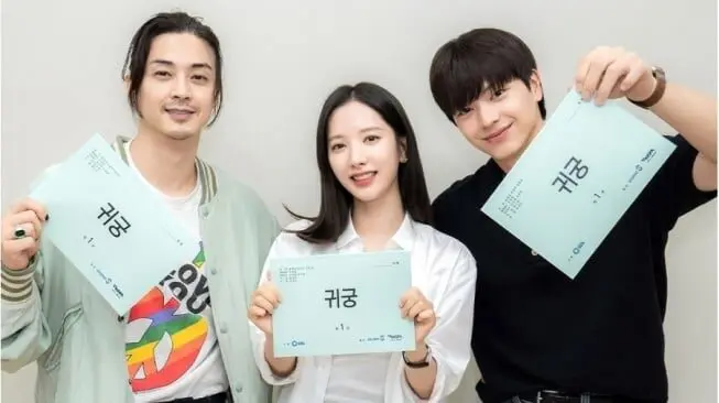 Menampilkan Para Idol Kpop