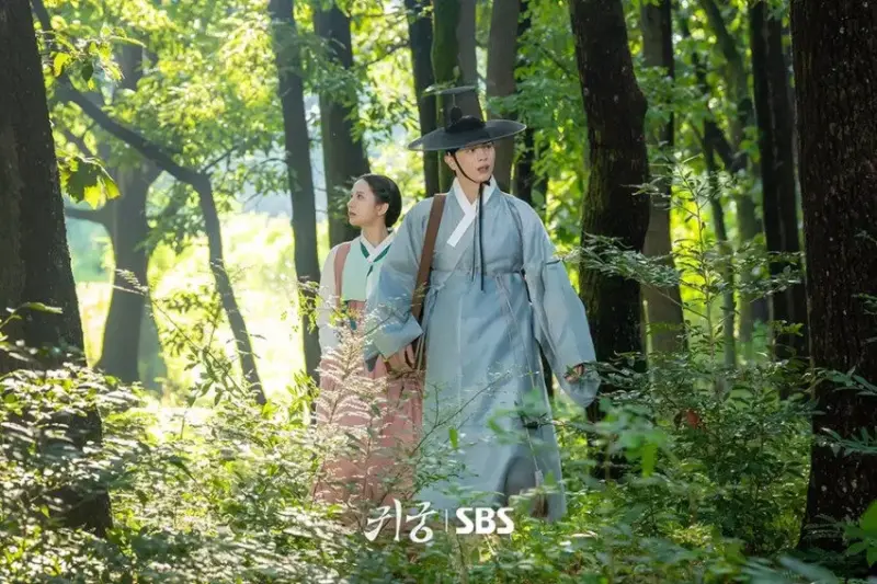 Sebuah Cerita Asmara Yang Luar Biasa - Fakta Drama Korea The Haunted Palace
