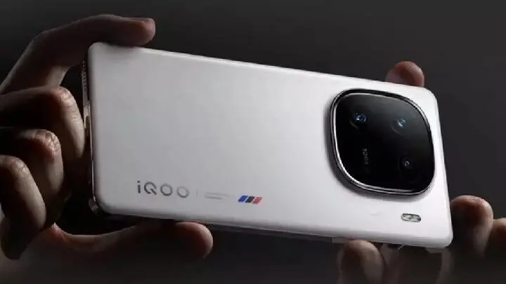 Spesifikasi iQOO 13