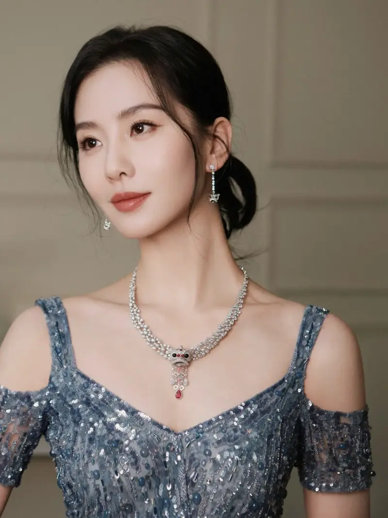 Fakta Aktris Cantik Liu Shi Shi