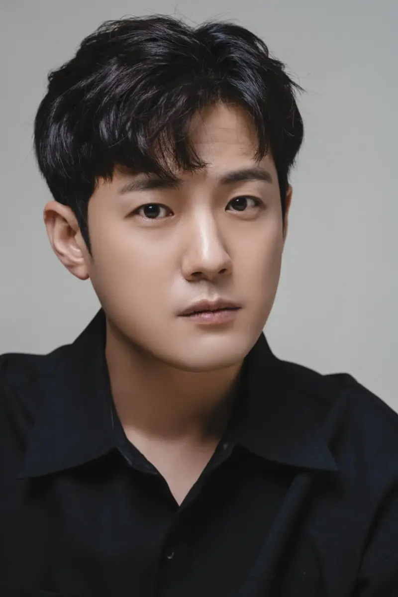 Seo Jun Young - Biodata Pemain Drakor Queen's House
