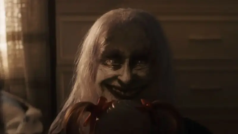 Trailer Conjuring Last Rites
