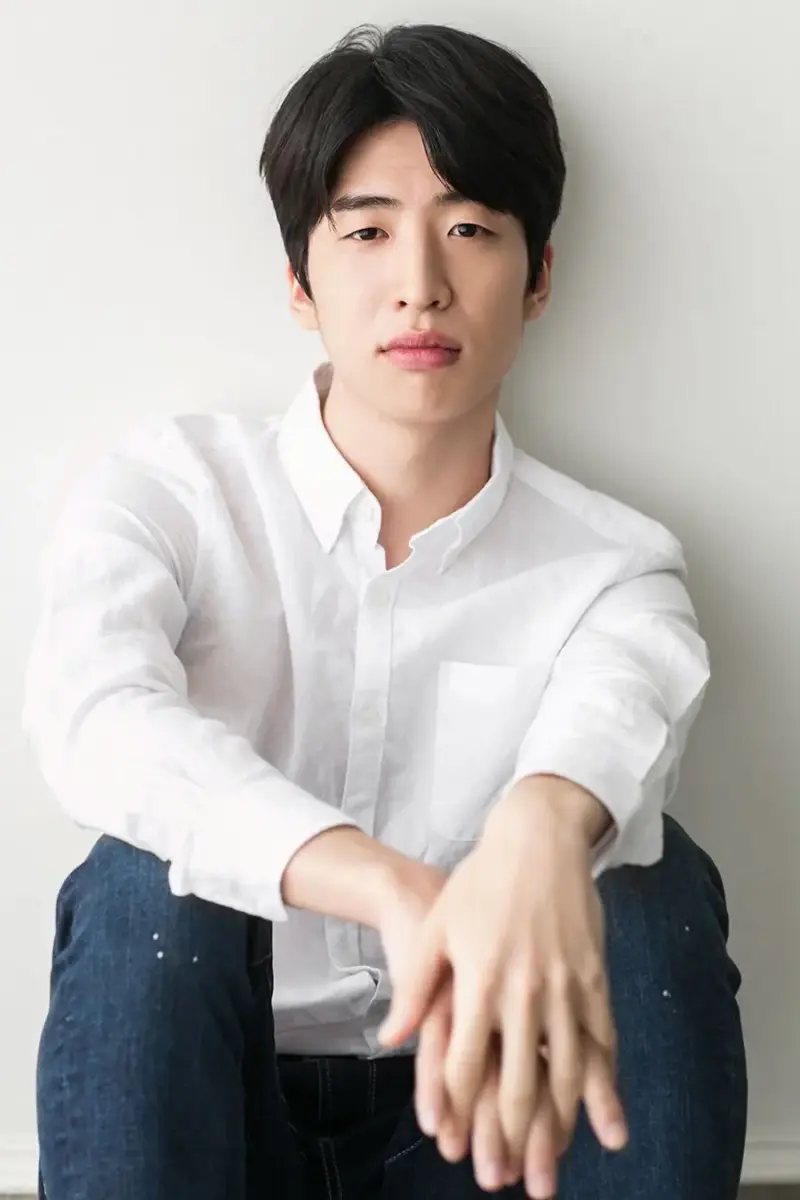 Yoo Su Bin